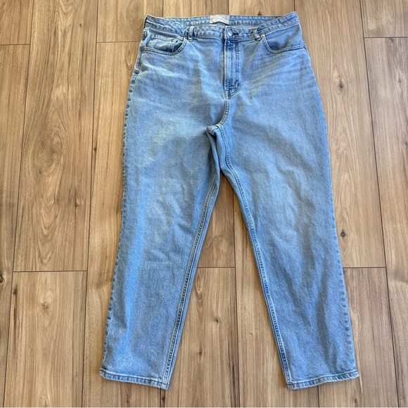 Everlane Denim - Everlane Women's Curvy Cheeky Jean Light Blue Denim Wash Size 33 Straight